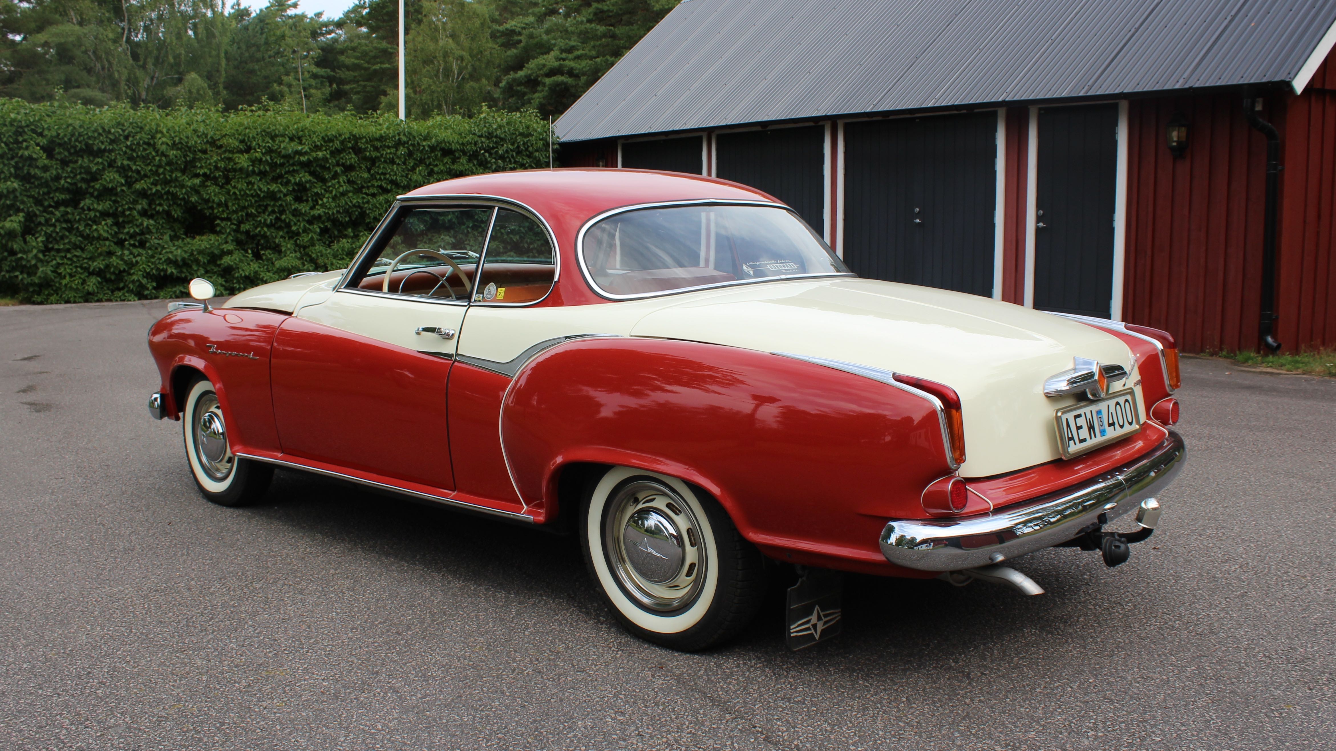 Borgward Isabella Coupe snett bak vä